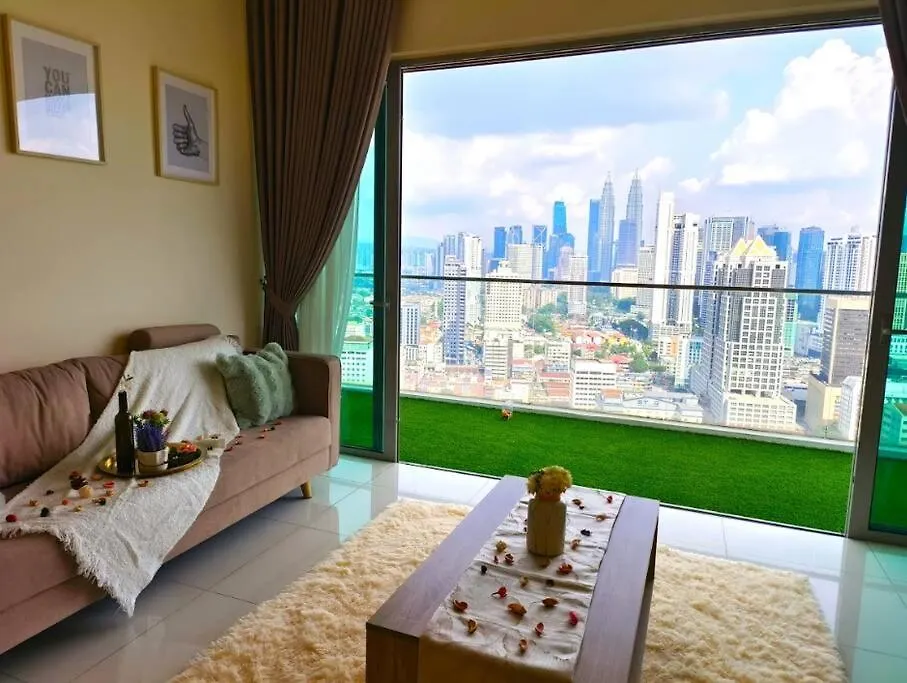 Rr327 Klcc View Wtc 5Pax 2Br Balcony Fireworks location